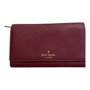 kate spade - NWOT Deep Plum Sandra Southport Wallet with Gold Logo